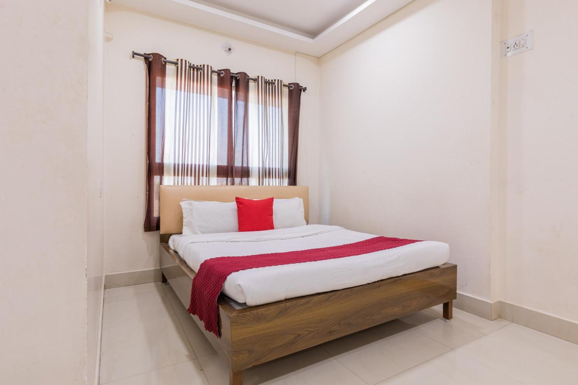 Ruchishree Garden Hotell Ujjain Exteriör bild
