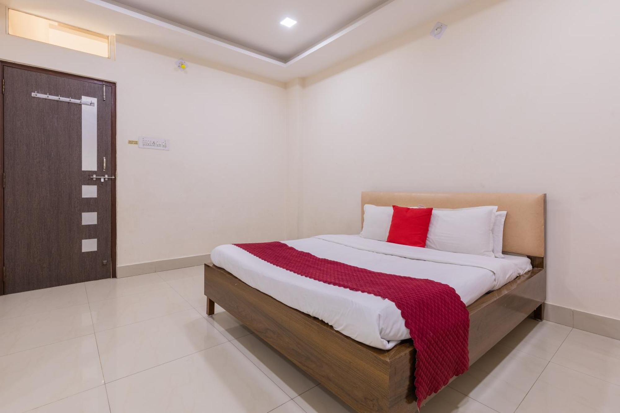 Ruchishree Garden Hotell Ujjain Exteriör bild