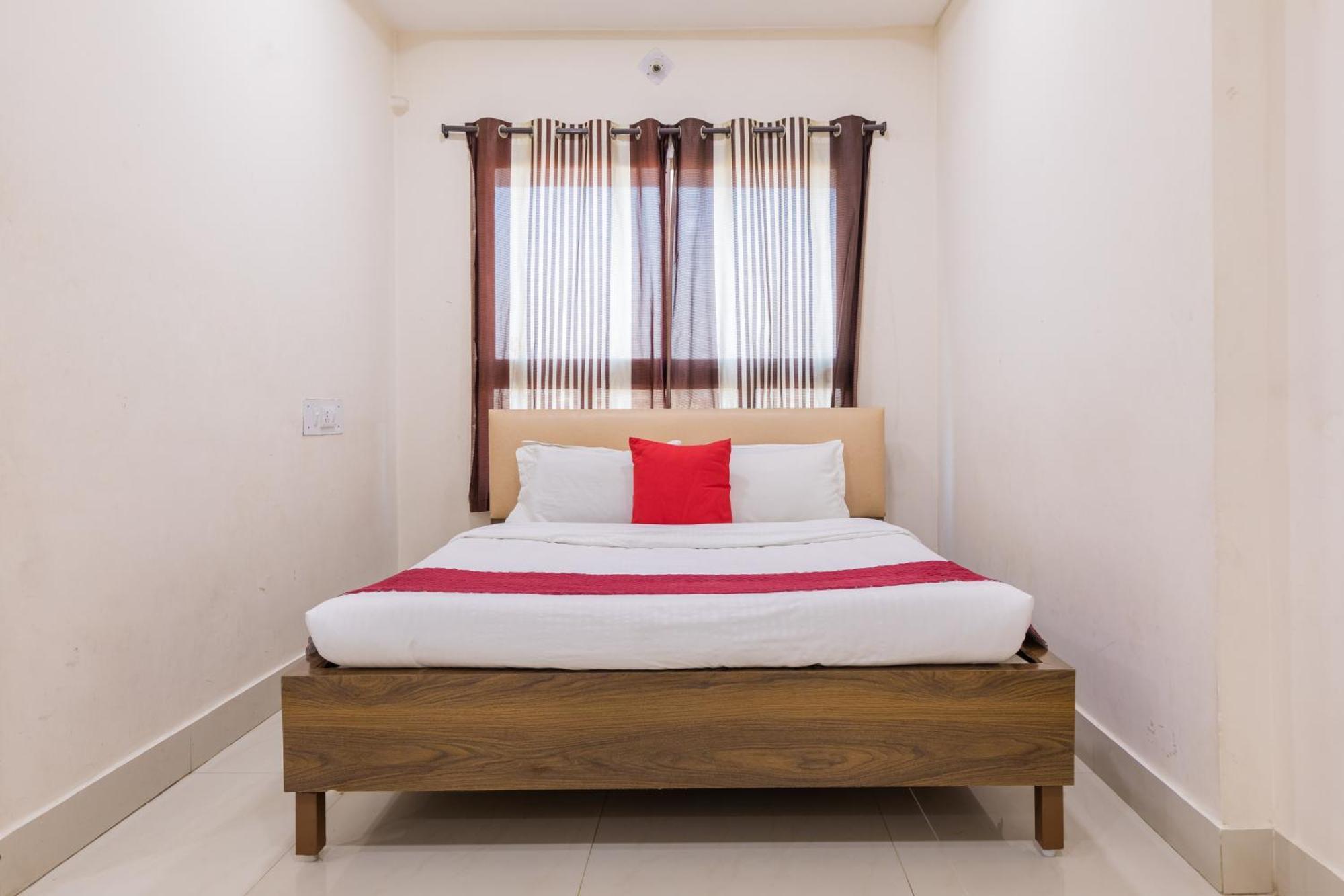 Ruchishree Garden Hotell Ujjain Exteriör bild